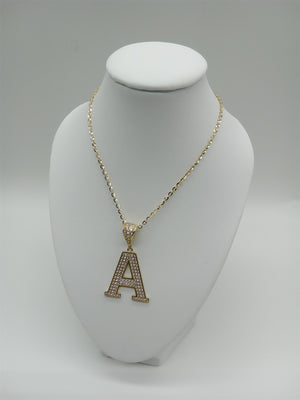 Collier et pendentif lettre A